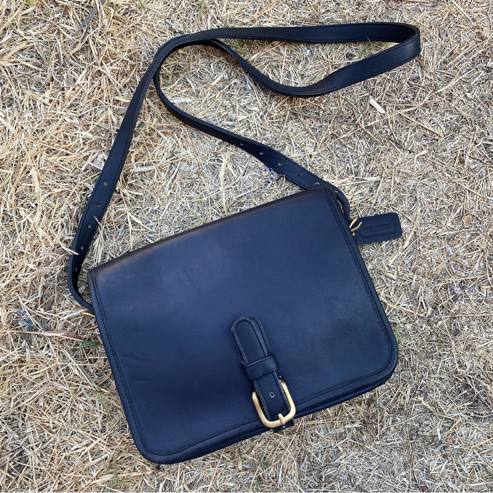 Vintage coach NYC 70s dark navy saddle pouch buckle crossbody shoulder bag purse